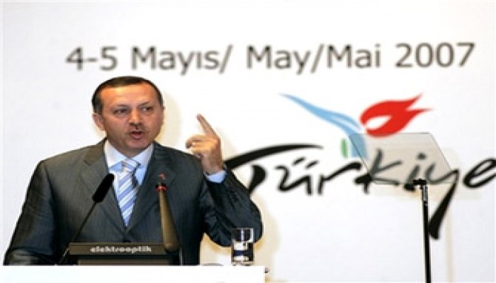 شعبية حزب العدالة التركي والتنازلات الأمريكية عناوين عالمية لافتة