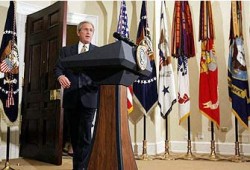 تصاعد المواجهة بين الديمقراطيين وبوش بعد "الفيتو" ضد الانسحاب من العراق