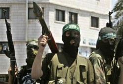 المقاومة تُحبط توغلاً جديدًا في غزة والحكومة الفلسطينية تطالب الصهاينة بالتوقف