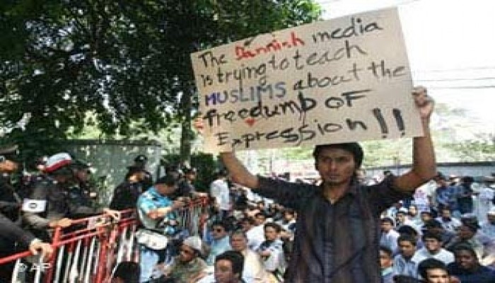 مسلمو تايلاند يحتجون على مقتل إحدى الشخصيات الدينية جنوب البلاد