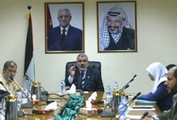 الصحافة العالمية ترصد مخاوف الصهاينة من انهيار الحصار على الحكومة الفلسطينية