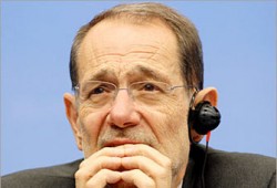 سولانا يدعو الولايات المتحدة إلى الحوار مع إيران حول الأزمة النووية