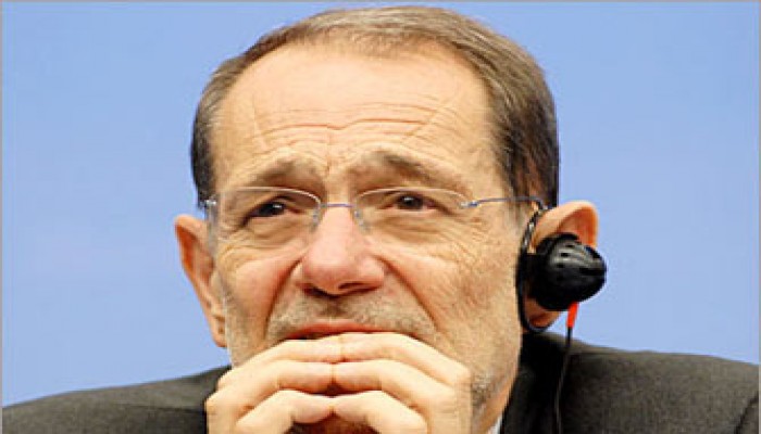 سولانا يدعو الولايات المتحدة إلى الحوار مع إيران حول الأزمة النووية