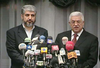 مشعل وعباس يجددان التمسك بالشراكة السياسية ورفع الحصار