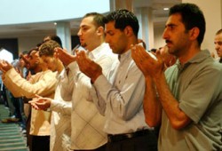 صحيفة أمريكية تحذر من تصاعد الإجراءات الأمنية ضد العرب والمسلمين