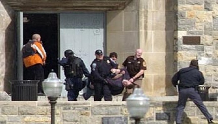 مقتل 33 وإصابة العشرات في إطلاق نار داخل جامعة فيرجينيا الأمريكية