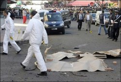 ثلاثة تفجيرات تهز الدار البيضاء العاصمة الاقتصادية للمغرب