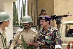 الدفاع الجوي اليمني يسقط طائرة تجسس إيرانية وتجدد الاشتباكات بصعدة