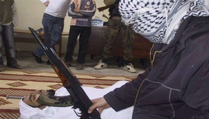 استشهاد فلسطيني في رام الله وتقليص المساعدات الأمريكية لرئاسة السلطة