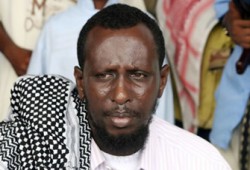 وصول رئيس المحاكم الصومالية إلى اليمن وصنعاء تبحث منحه حق اللجوء