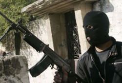 حماس تطالب عباس باعتقال الانقلابيين وقوات أمن الرئاسة "تكدس" السلاح