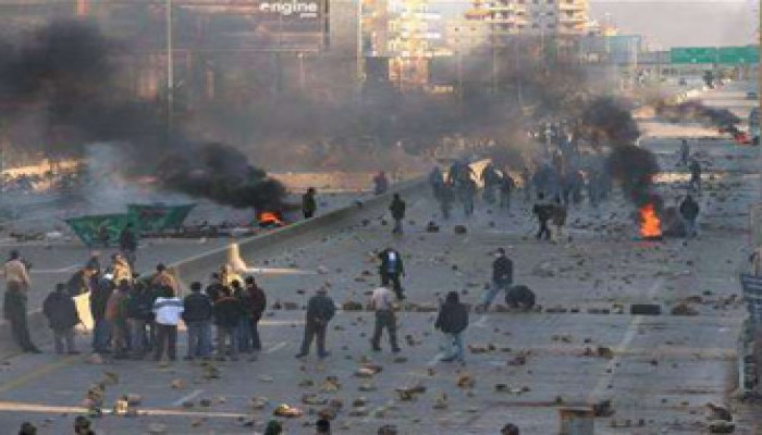 المعارضة اللبنانية تعلق الإضراب وتهدد بخطوات "أشد تأثيرًا"