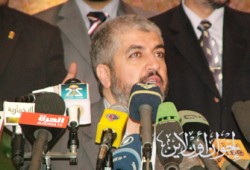 مشعل يحمِّل الكيان مسئولية عرقلة تبادل الأسرى وأنباء عن لقائه قريبًا بعباس