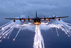 الطائرات الأمريكية تستهدف المزارعين الصوماليين والحكومة الانتقالية تؤيدها!!