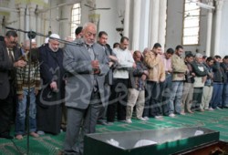 إخوان الأردن يقدمون العزاء للمرشد العام في أمينة قطب