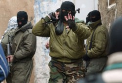 تصاعد الاعتداءات على أعضاء حماس والمؤسسات الحكومية بالضفة وغزة