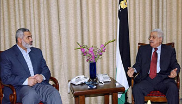 هنية وعباس يتفقان على إنهاء التوتر وسحب المسلحين من غزة