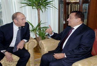 محادثات مبارك أولمرت لم تصل لشيء واحتمالات لعقد لقاءٍ ثلاثي يضم "عباس"