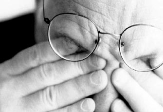 إلى متشــائم (شعر)