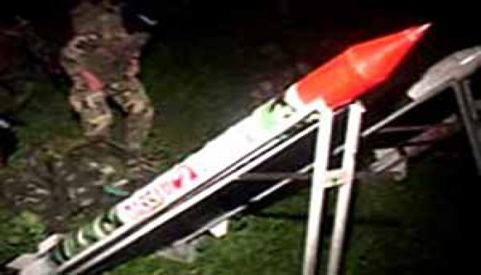 المقاومة تقصف مواقع إستراتيجية صهيونية واستمرار التشدد الغربي ضد الحكومة الفلسطينية