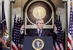 بوش يعترف بالهزيمة في العراق ويدرس إمكانية زيادة عدد القوات