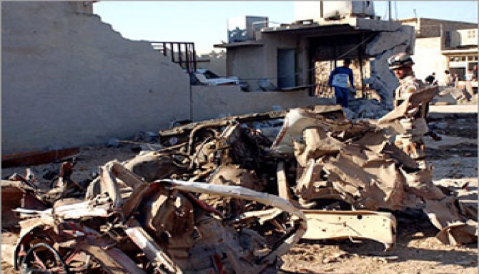 العنف الطائفي يتفاقم ببغداد وبيكر وهاميلتون يدافعان عن تقريرهما