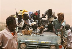 السودان تؤكد وصول شحنات أسلحة لمتمردي دارفور من أوروبا وتجدد القتال بالإقليم