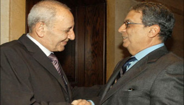 استمرار الأزمة اللبنانية وسط حرب إعلامية وتحذيرات من انفلات