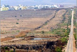 الصهاينة ينسحبون من قرية الغجر اللبنانية الحدودية