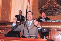 أبو الفتوح يطالب بحماية منطقة الحضرة من تلوث مصنع الحراريات