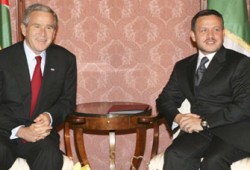 بدء اجتماع بوش والمالكي وانتقادات سنية لتهديدات الحكيم الطائفية