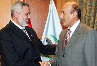 هنية يجري مباحثات بالقاهرة والصهاينة يواصلون التوغلات بالضفة