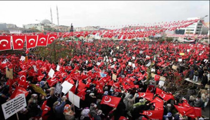 بابا الفاتيكان يصل أنقرة ويجري مباحثات وسط احتجاجات شعبيَّة واسعة