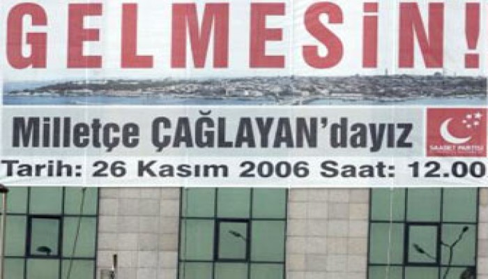 حزب السعادة ينظم مظاهرة حاشدة في تركيا احتجاجًا على زيارة البابا