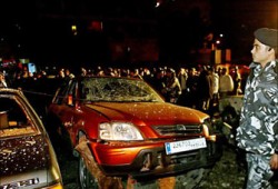 بدء مشاورات حول حكومة الوحدة اللبنانية اليوم وانفجار جديد في بيروت