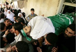 أكثر من 50 شهيدًا والمقاومة الفلسطينية تتعهد بضرب عمق الكيان