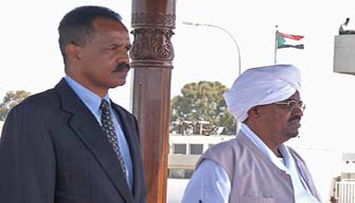 وساطة إريترية بين الخرطوم ومتمردي دارفور والميليشيات تقتل 100