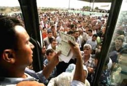 قصة دامعة للمراسل الصحفي الفلسطيني عادل زعرب