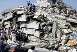 مئات القتلى والجرحى في هجوم عسكري باكستاني على مدرسة!!