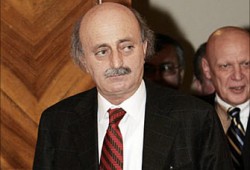 اتهامات جديدة من جنبلاط لسوريا وإرجاء الحوار اللبناني وأولمرت يعتذر إلى الألمان