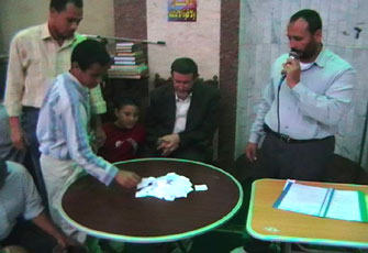 نائب فاقوس يُجري سحبًا علنيًّا على الوظائف