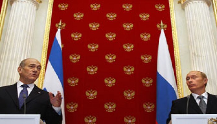 إيران تحذر الغرب من العقوبات والهزيمة وأولمرت يستمر في تحريض الروس