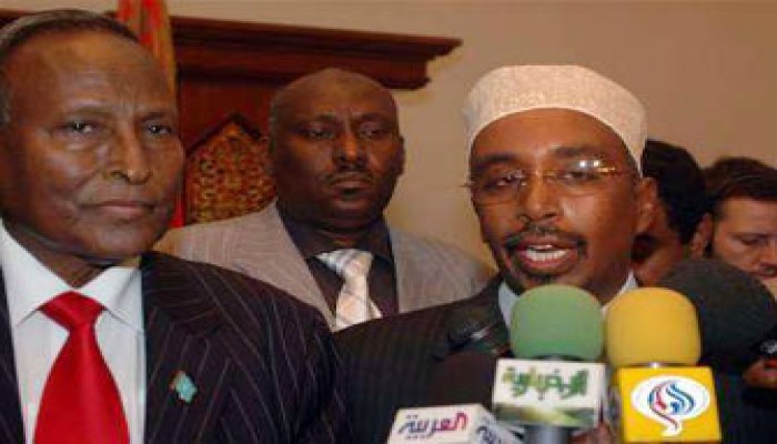 انقسامات بالحكومة الصومالية حول التفاوض مع المحاكم وأثيوبيا تستولي على مدينة