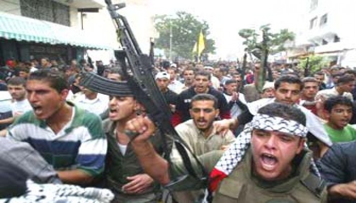 تهديدات بتصفية قادة حماس والحكومة تعلن دعم الحوار الوطني