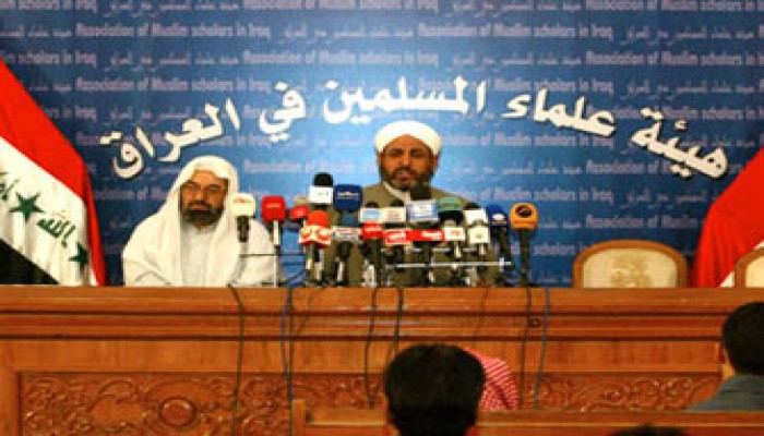 "علماء المسلمين" والتيار الصدري يرفضان دعوة الطالباني لبقاء الاحتلال