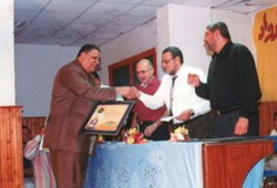 عبد الوهاب الديب يُكرِّم متفوقي حوش عيسى بالبحيرة