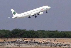 الكيان الصهيوني يرفع الحصار الجوي عن لبنان ويبقي على "البحري"