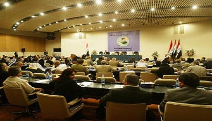 مشروع لتقسيم العراق إلى أقاليم وتحذيرات من "انهيار" البلاد