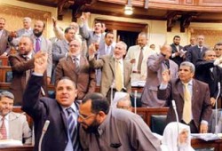 كتلة الإخوان تطالب بمؤتمر جماهيري في إستاد الإسكندرية لدعم المقاومة