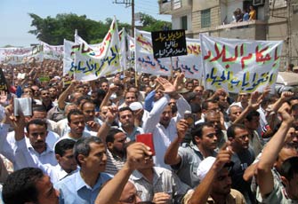 نواب الإخوان بالقليوبية يتقدمون الجماهير دعمًا للمقاومة